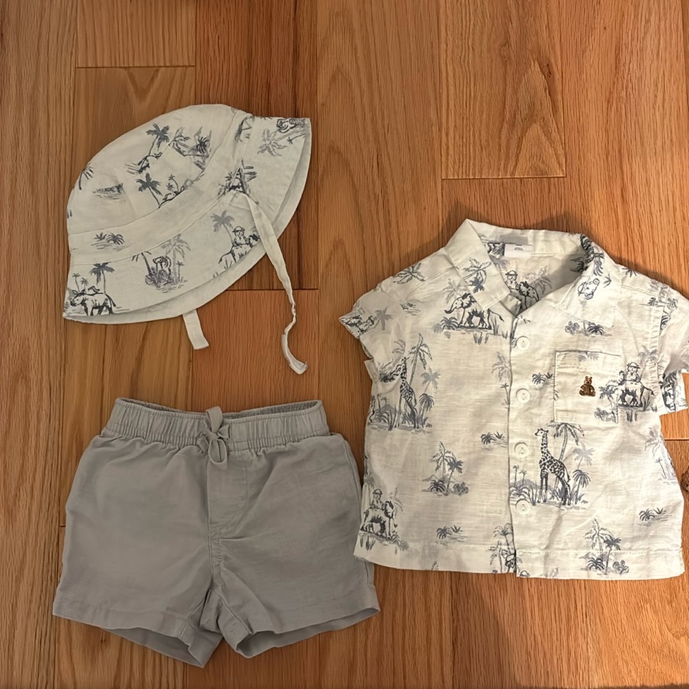 Baby boy short set with bucket hat. Size 3-6 months. Linen, light blue/white